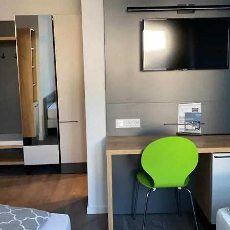 One Aparthotel *